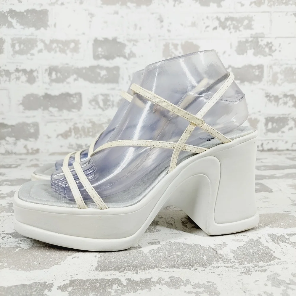 Nine & Co. Linger White Strappy Chunky Y2K Platform Block Heel Sandals F719
